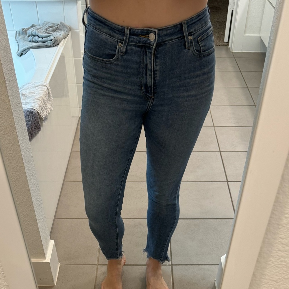 Levi’s high rise skinny ankle 29